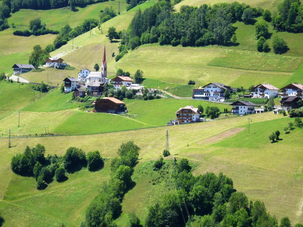 Haus Tasser San Lorenzo di Sebato Luaran gambar